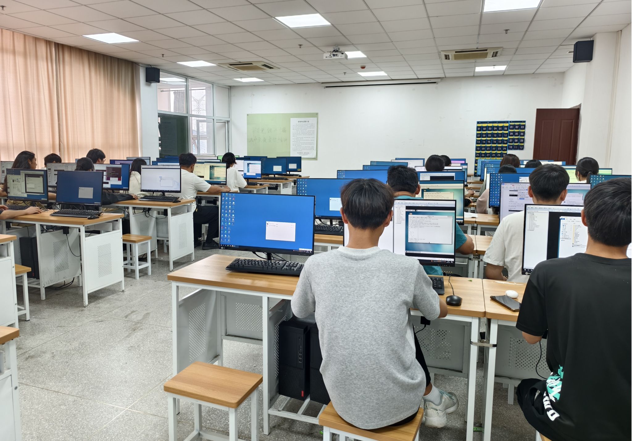 數(shù)據(jù)驅(qū)動未來 校第十一屆技能大賽大數(shù)據(jù)應(yīng)用開發(fā)賽項(xiàng)精彩回顧